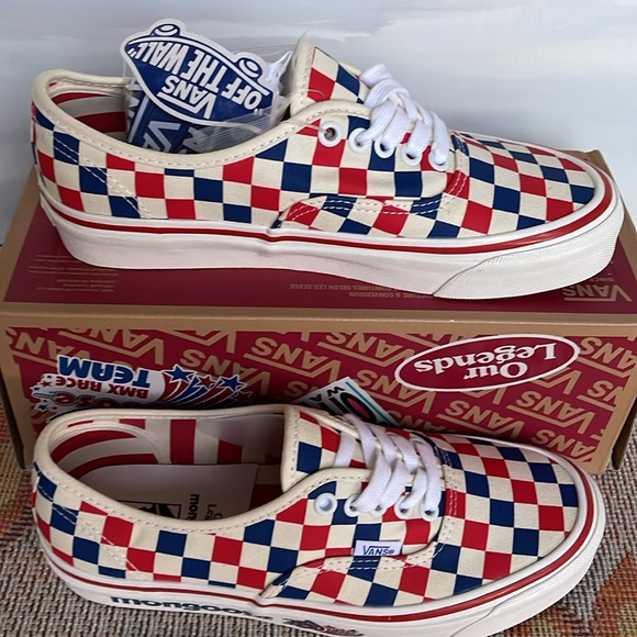 Vans WMNS Authentic 44 D
Our Legends Mongoose Red/ VN0A4BVYRDB
Sneakers - Picture 2 of 16